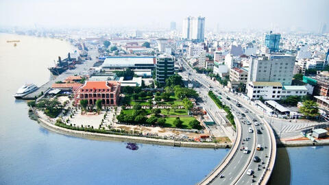 Nguồn thu từ bất động sản giảm mạnh