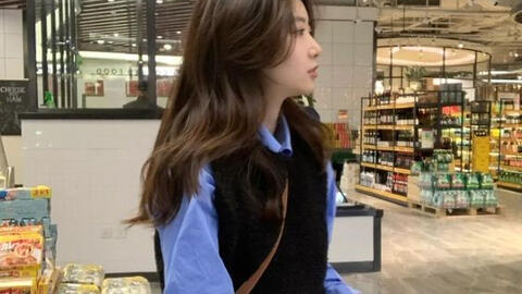 Sắm Tết từ tháng 11 rồi phải chi gấp đôi để mua lại toàn bộ quần áo