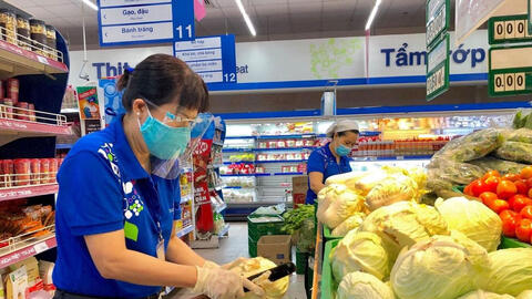 Cá mú Khánh Hòa giảm mạnh, siêu thị tăng cường khuyến mãi ngày đầu tháng