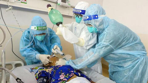 Người mắc COVID-19 được hưởng chế độ ốm đau thế nào?