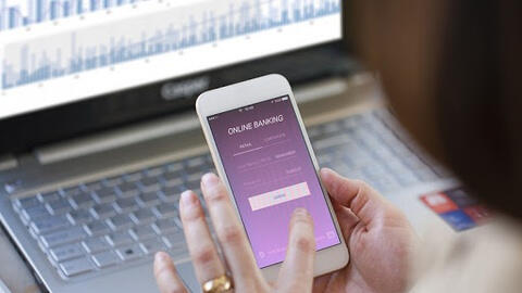 Một người phụ nữ bị mất hơn 6 tỷ đồng vì cài ứng dụng giả mạo Bộ Công an