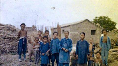 Bộ ảnh cũ ghi lại hình ảnh Bắc Kinh 100 năm trước: Phản ánh chân thực cuộc sống người dân, diện mạo cung nữ trong Tử Cấm Thành ra sao?