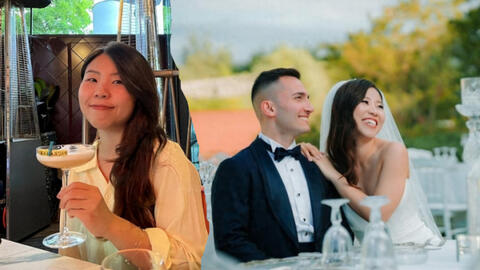 Cô nàng tự ti nhan sắc lấy được anh chàng "cực phẩm", lần gặp đầu tiên muốn bỏ chạy vì anh ấy quá... đẹp trai