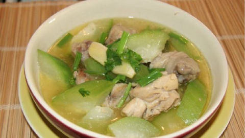 Món ngon mỗi ngày: Canh gà bí xanh