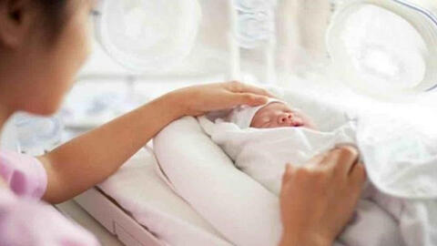 Lao động nữ sinh con sẽ được trợ cấp một lần 3.200.000 đồng, từ ngày 1-7-2020