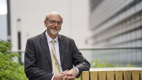 Chuyên gia Anh: "Điều tồi tệ nhất đã ở phía sau, và thế giới chỉ cần vượt qua mùa đông này"