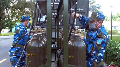 Quân đội có thể sản xuất 4.000 bình 0xy loại 40 lít mỗi ngày