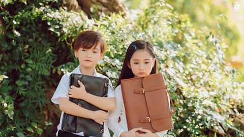 Ngạn và Hà Lan khiến khán giả xao xuyến trong bộ ảnh "Mắt Biếc" phiên bản nhí