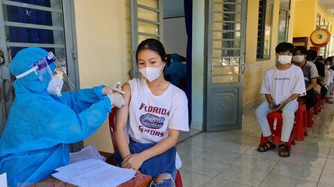 Thêm 9.889 ca mắc COVID-19 tại 57 tỉnh, thành trong ngày 21/11