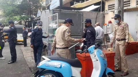 Mâu thuẫn giữa mưu sinh và dọn dẹp vỉa hè, lòng đường