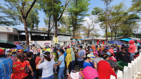 Hàng nghìn công nhân Pouchen đình công do tiền thưởng Tết giảm