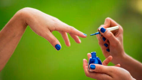 Cách chọn sơn móng tay không gây hại cho sức khỏe