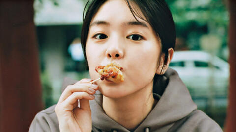 5 thói quen trước khi ngủ làm bạn bị béo bụng, số 2 cực nhiều người mắc