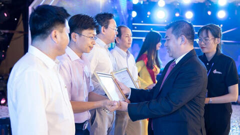 Hiệu trưởng các trường đại học Việt Nam được trả mức lương thế nào?