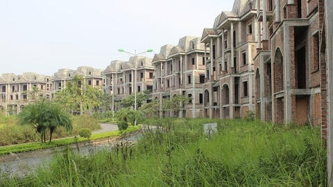 ADB: Gia tăng rủi ro bong bóng tài sản nếu dòng vốn không hướng vào sản xuất