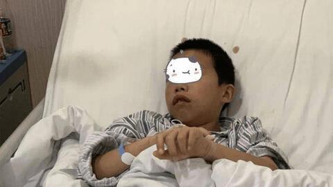 Cảnh sát ngỡ ngàng khi nhận cuộc gọi của cậu bé cấp 1, nghe nội dung báo an xong phải liên lạc gấp với giáo viên