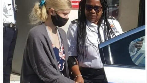 Nữ sinh viên Mỹ bị phạt 4 tháng tù vì trốn cách ly đi cổ vũ bạn trai