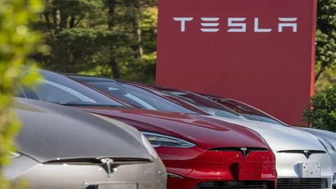 Vốn hoá Tesla tăng 84 tỷ USD sau khi Elon Musk đưa ra thông báo... trên Twitter