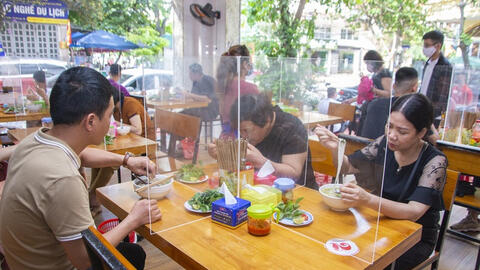 Hà Nội chuẩn bị siết chặt một số hoạt động, dịch vụ