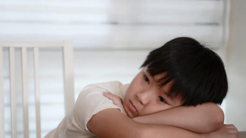 Nếu cha mẹ thường xuyên nói câu này, trí thông minh của con sẽ sụt giảm!