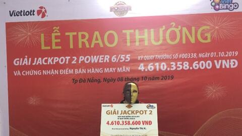 Người bán vé số dạo ở Đà Nẵng trúng Jackpot 4,6 tỷ