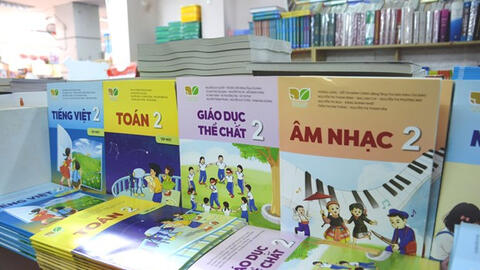 Kiến nghị đưa sách giáo khoa vào danh mục mặt hàng thiết yếu