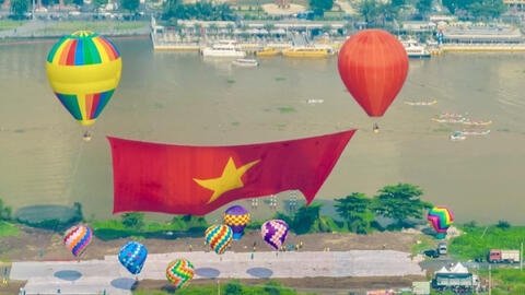 TP.HCM thả khinh khí cầu dịp Quốc khánh 2/9