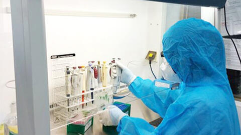 Chuyên gia lý giải về việc bệnh nhân 944 từng dương tính sau đó âm tính