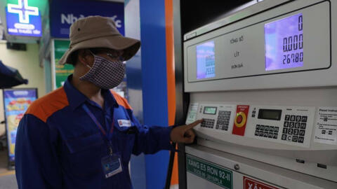 Doanh nghiệp taxi sẽ tăng giá cước nếu xăng không giảm