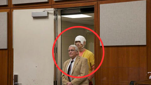 Vụ kỹ sư Google đánh chết vợ: Tên chồng sát nhân lần đầu xuất hiện tại tòa, hình ảnh trang phục và biểu cảm trên gương mặt gây chú ý