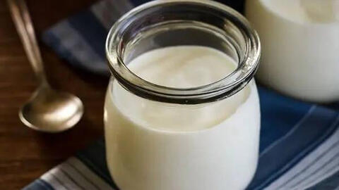 Từ giờ đến Tết, mỗi ngày ăn sữa chua vào đúng thời điểm này: Da căng bóng thấy rõ, ai đang béo thì giảm cân bất ngờ