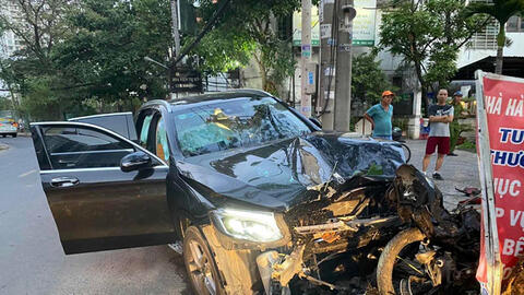 Nữ tiếp viên hàng không bị Mercedes tông phải bỏ việc, bán hàng online kiếm sống