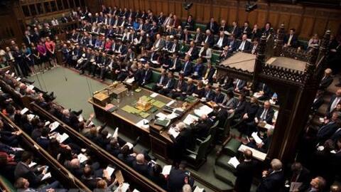 Thủ tướng Anh nhận 2 thất bại liên tiếp tại Hạ Viện