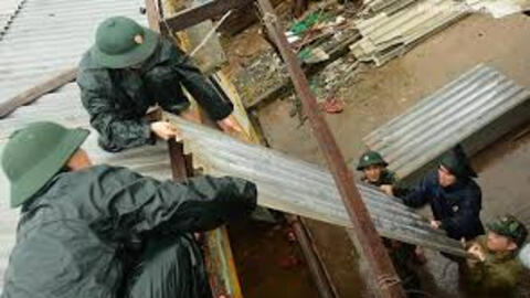 Bão số 6 giật cấp 14, áp sát vùng biển từ Quảng Ngãi-Khánh Hòa, biển động dữ dội