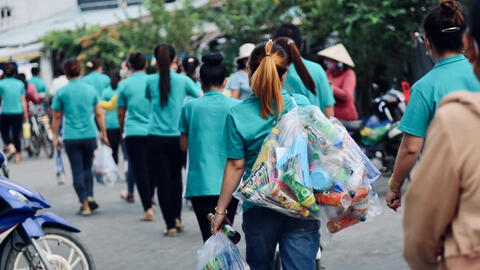 Công nhân nữ rơi vào cảnh lao đao khi bị mất việc cuối năm