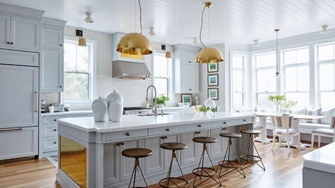 Vòi nước trên bồn rửa có nên đặt đối diện với bếp?