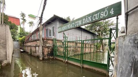 Nghịch cảnh phải chèo thuyền vào ngõ, bắc cầu vào nhà của người dân một phường giữa Thủ đô 12 năm qua