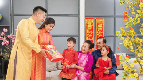 'Mùng 1 tết Cha, mùng 2 tết Mẹ, mùng 3 tết Thầy', nghĩa là gì?