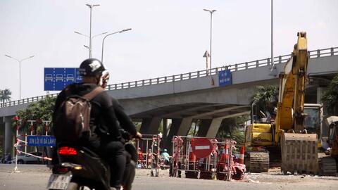 Cuối năm, Sài Gòn lại ngổn ngang lô cốt