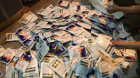 Hà Giang thu giữ hơn chục ngàn gói chân gà ăn liền giấu chung với thuốc diệt cỏ Trung Quốc