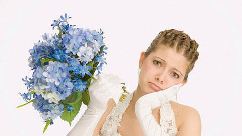 Ngày cưới, làm gì để tránh “chị Nguyệt” ghé thăm?