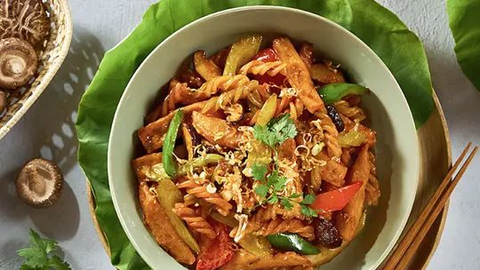 Món ngon mỗi ngày: Nui xào chay thập cẩm