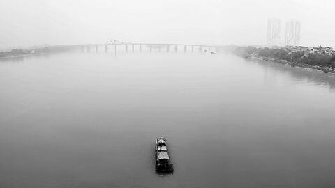 Dòng sông qua thành phố