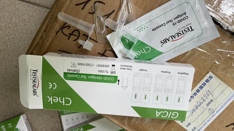 Mua que test nhanh COVID-19 trên mạng về bán, một cơ sở y tế bị xử phạt