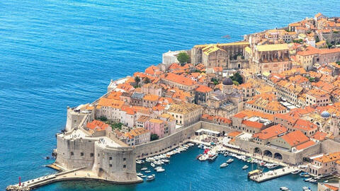 Sống chung với dịch bắt đầu từ hộ chiếu vaccine