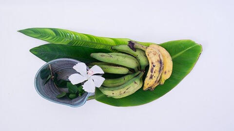 Không chỉ giúp hạ sốt, lá chuối còn có nhiều công dụng bất ngờ khác.