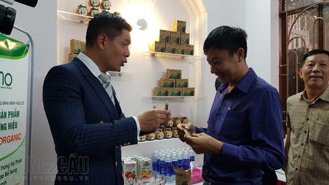 Siêu mẫu Bình Minh ra mắt chuỗi sản phẩm Oganic