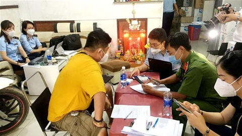 Phát hiện đường dây mua bán bộ sinh phẩm xét nghiệm và thuốc không rõ nguồn gốc số lượng lớn