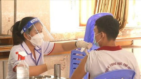 Bắc Giang: 4 học sinh sốc phản vệ sau tiêm vaccine Covid-19, có 2 trường hợp nặng