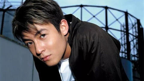 Trần Quán Hy: Từ bê bối ảnh 'nóng' gây rúng động đến người chồng, người cha mẫu mực